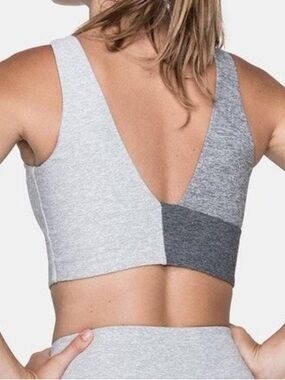 Outdoor Voices Venus V-Back Crop Top - M